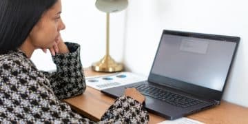 Insider Tips: Best Times to Take Online Surveys in the US - Cover Image