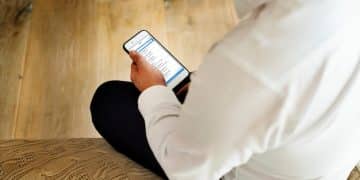 Top 5 US Online Survey Apps for Earning on the Go: A Comparison - Cover Image