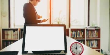 Gig Economy Exit Strategy: Transition to a Full-Time Career - Cover Image