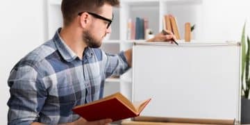 Turn Your Expertise into Passive Income: Kindle E-books in 2025 - Cover Image