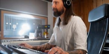Passive Income 2025: Sell Stock Music Online - Cover Image