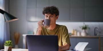 How to Make Money Online: Virtual Assistant Beginner's Guide - Cover Image